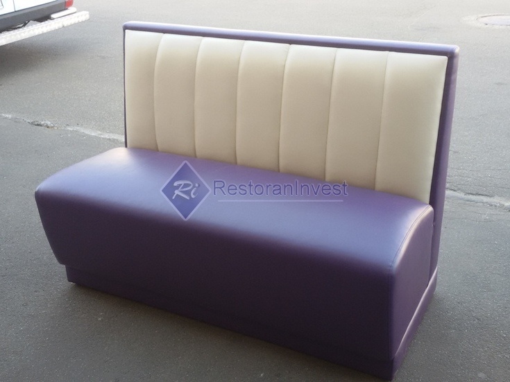 Фото 3. Продажа диванов б/у для кафе фиолетовых из кожзаменителя