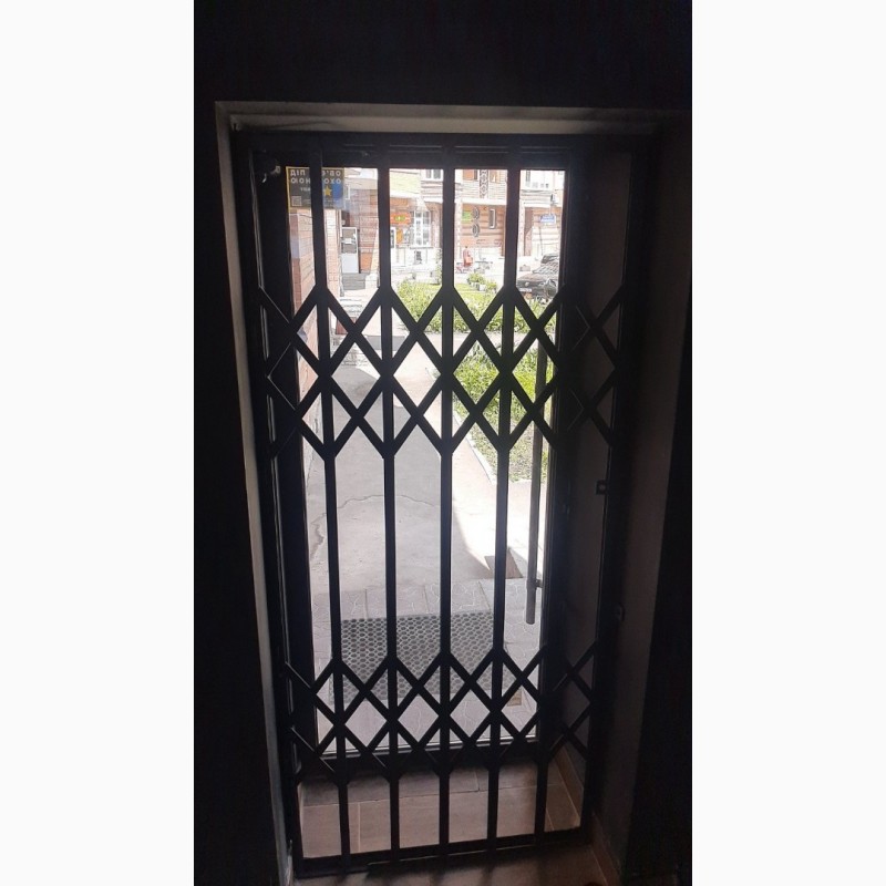 Фото 15. Розсувні решітки металеві на двері вікна балкони вітрини Чернівці