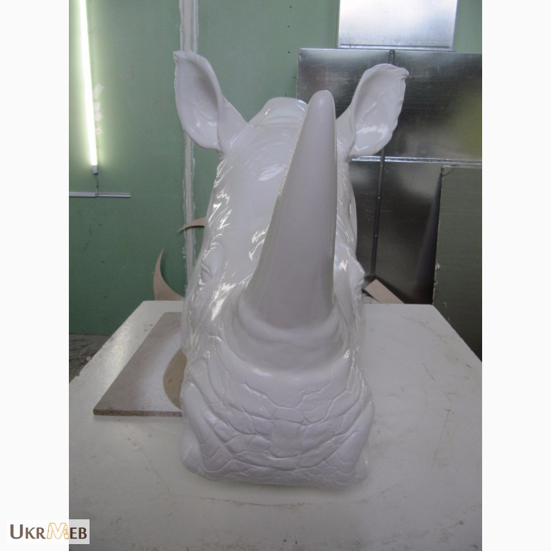 Фото 2. Скульптура голова Носорога