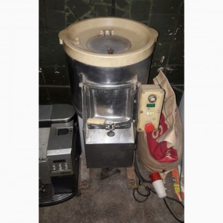 Электрическая б/у картофелечистка МОК300М на 300 кг/час для кафе столовых ресторанов