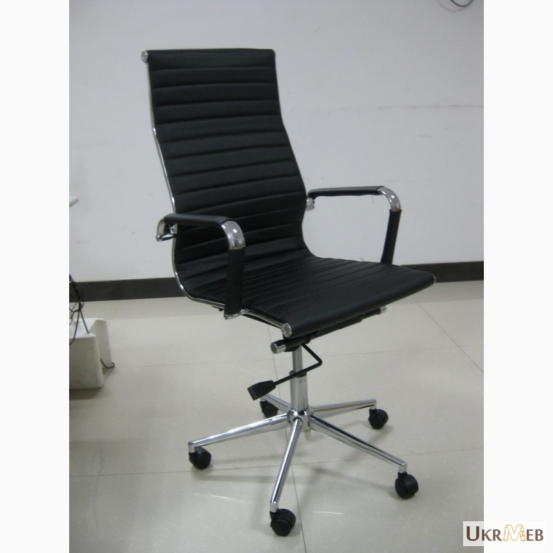 Фото 2. Офисное кресло для руководителя Q-04HBT черное, белое, кремовое, серое