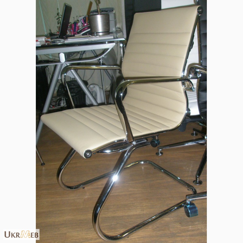 Фото 3. Офисное кресло конференционное Q-04CF черное, белое, кремовое, серое