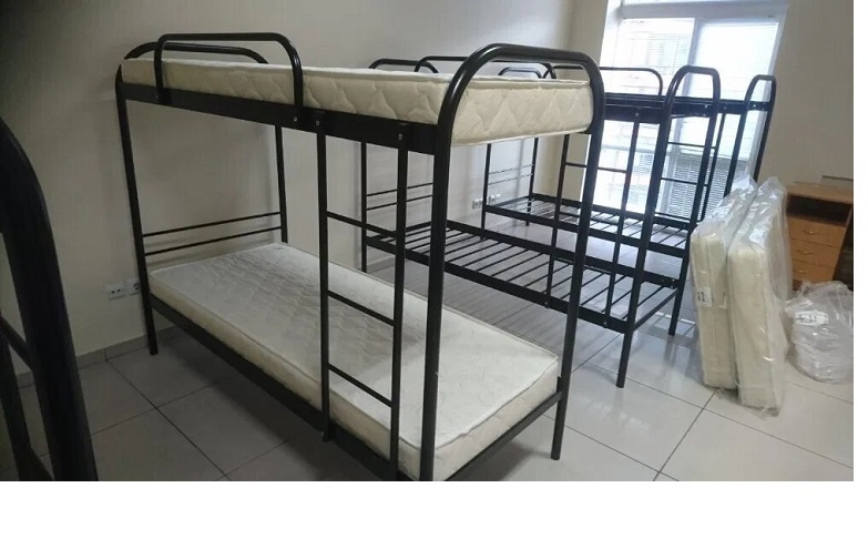 Фото 4. Двухъярyсные металлические кровати