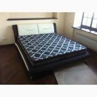 Двуспальная кровать, цвета комбинированные