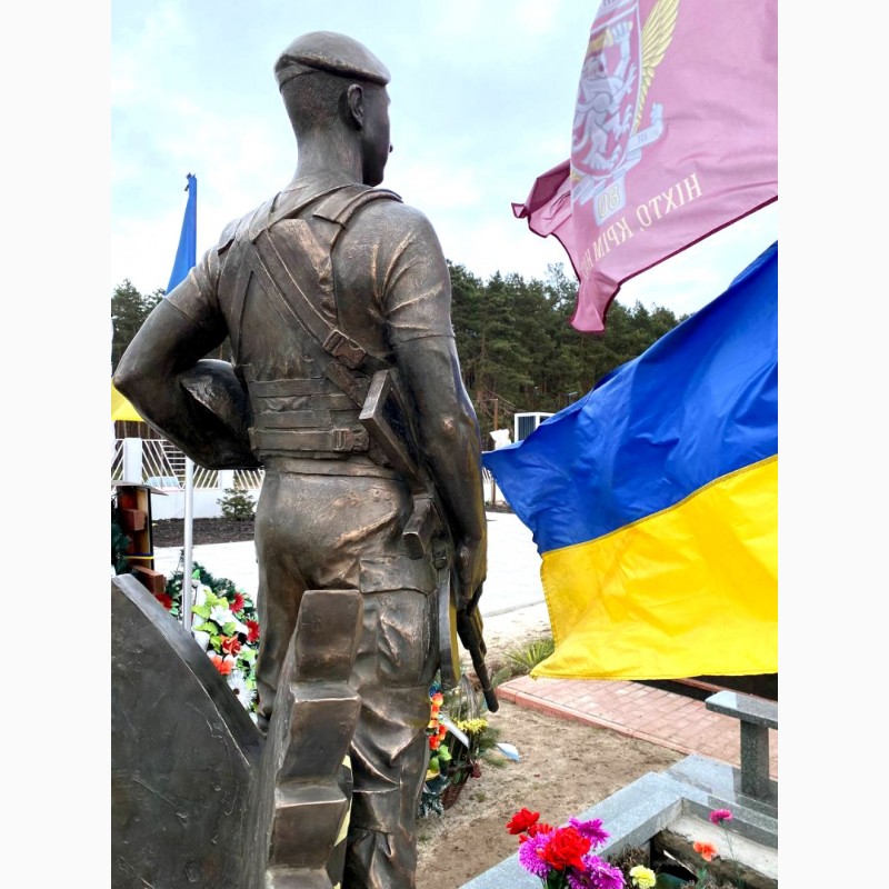Фото 4. Военные памятники и статуи производство памятников украинским военным