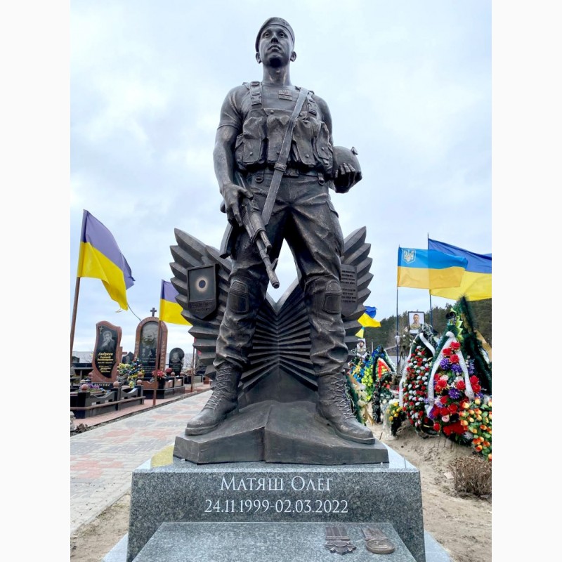 Фото 5. Военные памятники и статуи производство памятников украинским военным