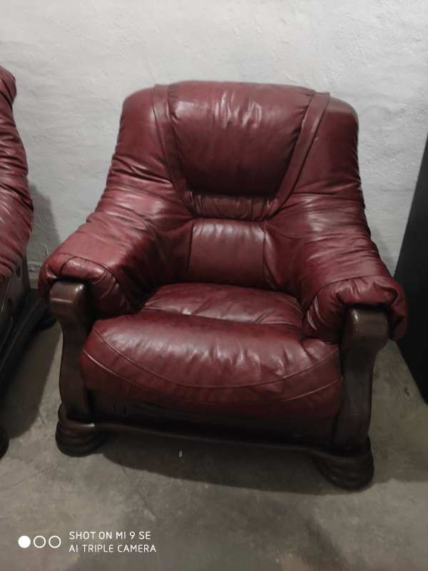 Фото 2. Комплект Кожаной мебели Диван и два кресла 3+1+1