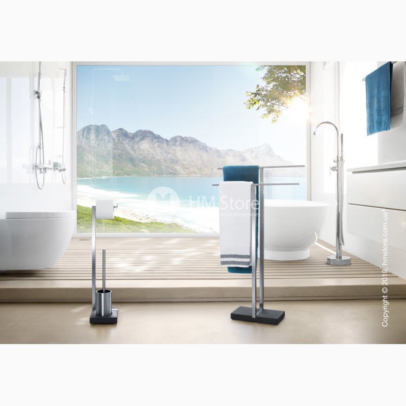 Фото 2. Эфективный дизайн стойки для полотенец Blomus Menoto Standing Towel Rail