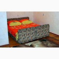 Продам 2 кровати односпальные (соединяются в двуспальную). Размер 80 х 190