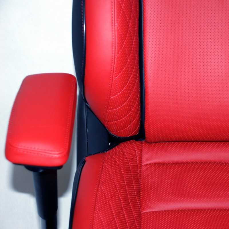 Фото 10. Офисное кресло из автомобильного сиденья Tesla model X