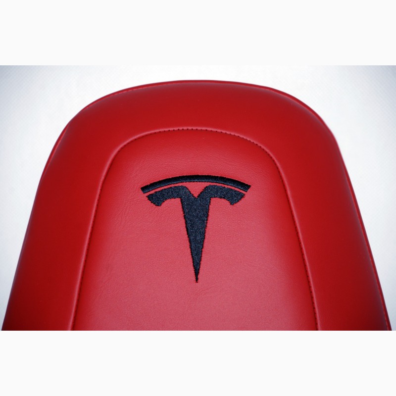 Фото 13. Офисное кресло из автомобильного сиденья Tesla model X