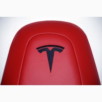Офисное кресло из автомобильного сиденья Tesla model X