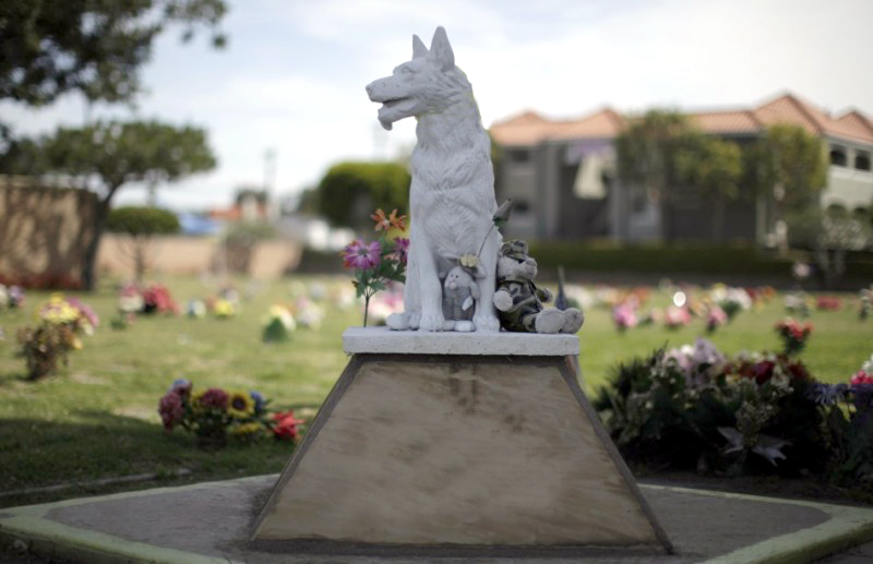 Скульптурное надгробие для домашнего животного под заказ h