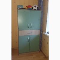 Шкаф для одежды в детскую комнату