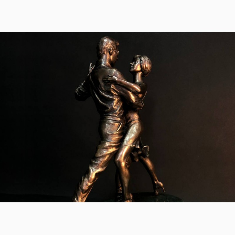 Фото 2. Производство статуэток из полиуретана на заказ, статуэтка «В ритме танца»