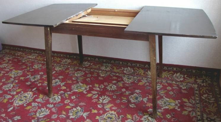Фото 3. Стол деревянный раскладной ГДР б/у в нормальном состоянии