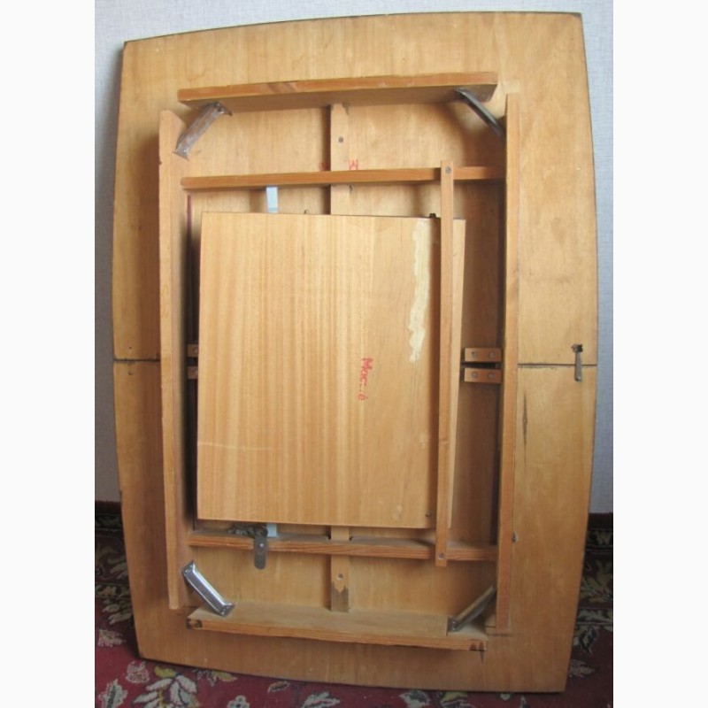 Фото 6. Стол деревянный раскладной ГДР б/у в нормальном состоянии