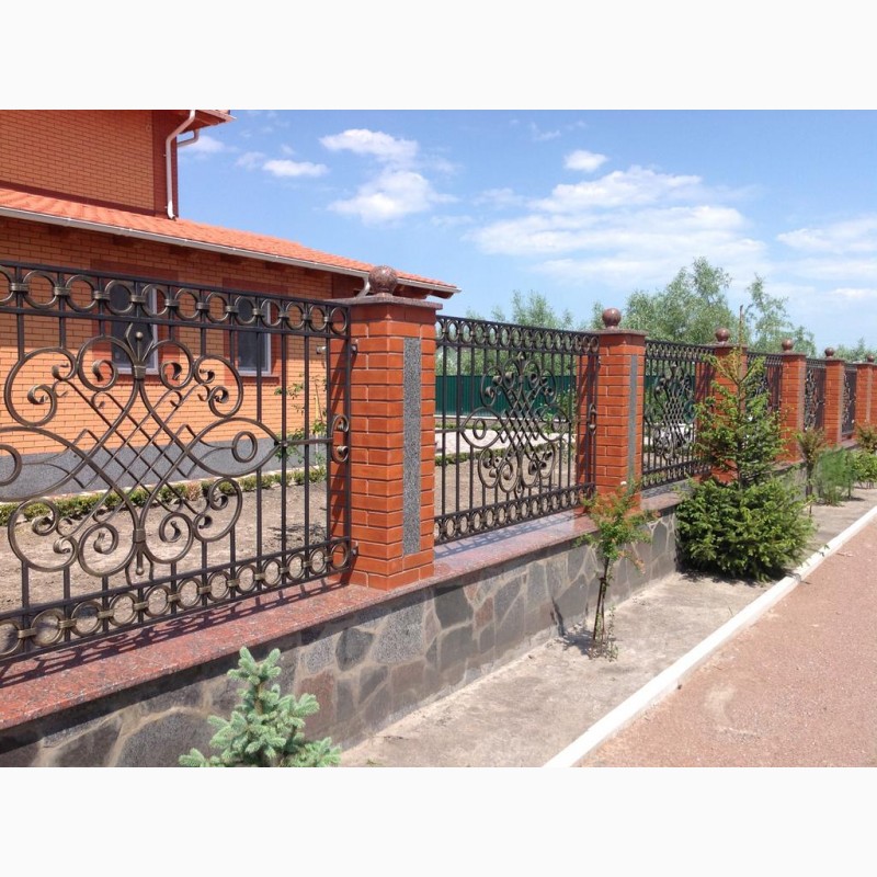Фото 4. Розпашні ворота, відкатні ворота, навіс, альтанка, паркан кований, балконні огорожі