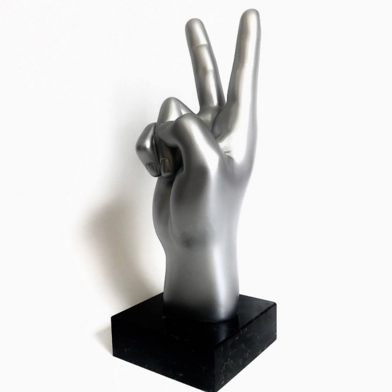 Фото 5. Наградные статуэтки на заказ, статуэтки в виде жеста Peace
